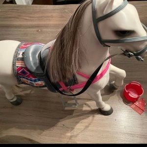 My Generation White Horse with Hair Brush and Bucket. Saddle